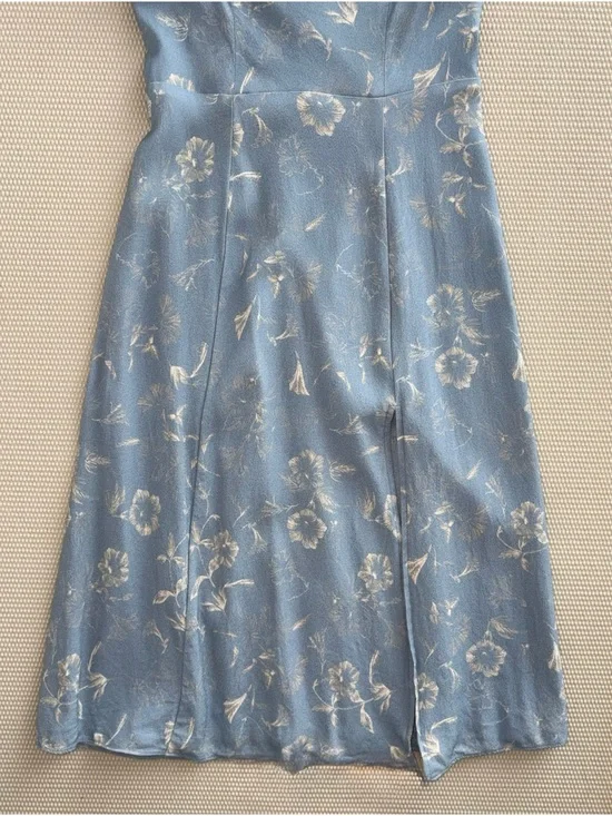 Aritzia Sunday Best Savannah Dress in Dew Blue/ Whisper White - Picture 5 of 6